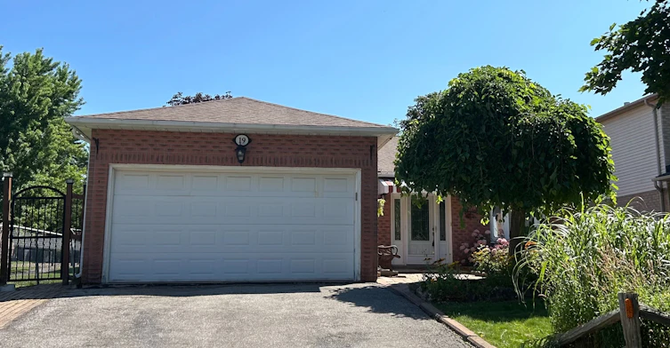 19 Stonehill Boulevard, East Gwillimbury, ON, L9N 1C9
