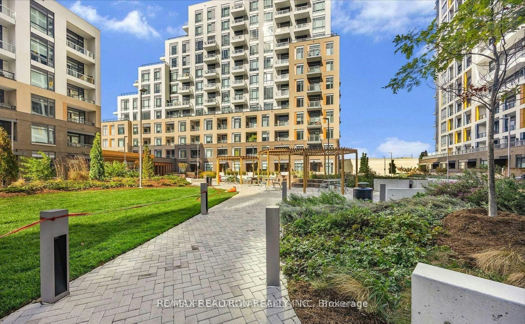 1518-7950 Bathurst Street, Vaughan, ON, L4J 0L4