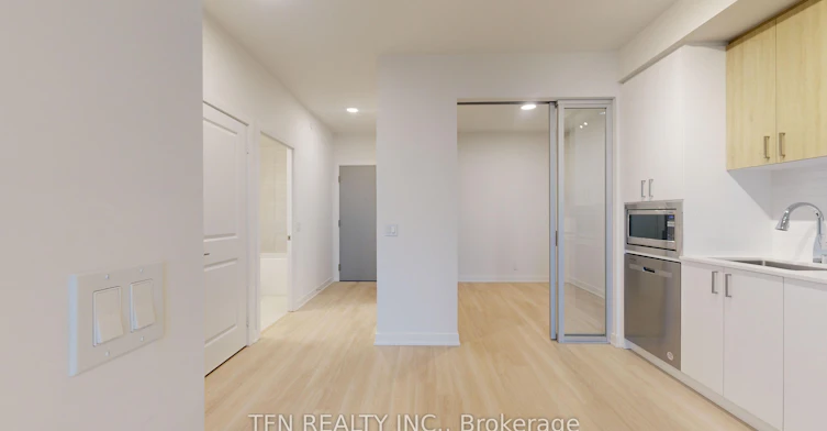 2104-30 Upper Mall Way, Vaughan, ON, L4J 0L7 - 2