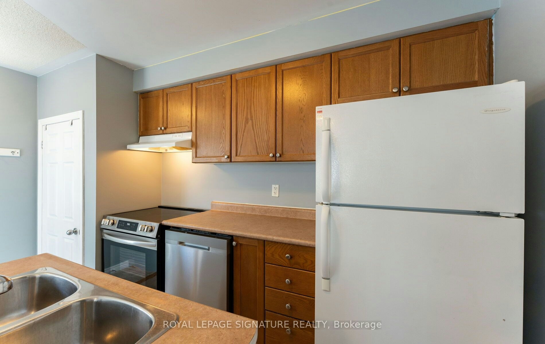 Coach/Lane House-6 Innisvale Drive, Markham, ON, L6B 1G3 - 3