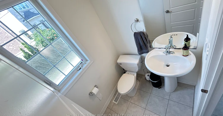 46 Major Crescent, Aurora, ON, L4G 0X5 - 5