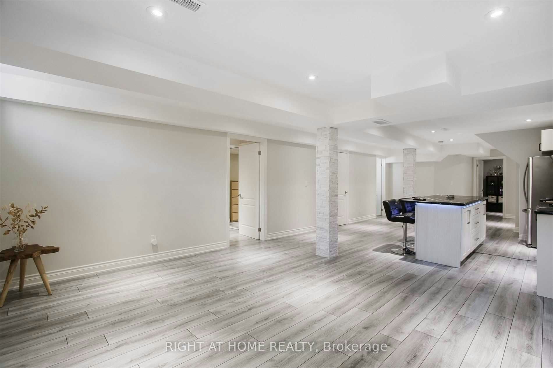 110 Thatcher Crescent, East Gwillimbury, ON, L9N 0B9 - 6