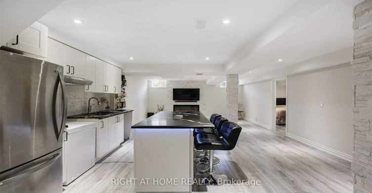 110 Thatcher Crescent, East Gwillimbury, ON, L9N 0B9 - 4