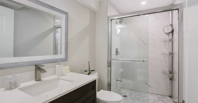 110 Thatcher Crescent, East Gwillimbury, ON, L9N 0B9 - 9
