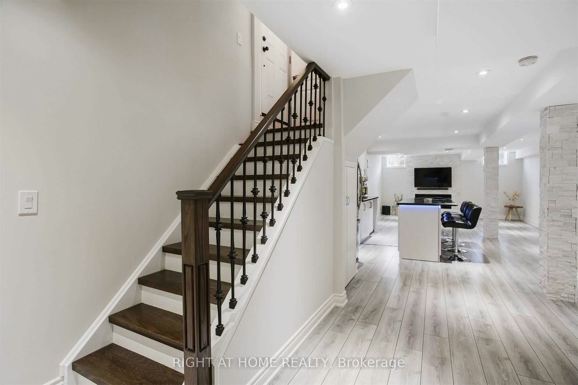 110 Thatcher Crescent, East Gwillimbury, ON, L9N 0B9 - 3