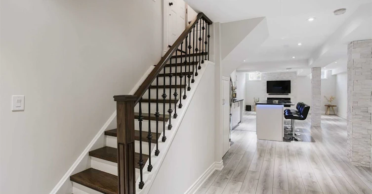 110 Thatcher Crescent, East Gwillimbury, ON, L9N 0B9 - 3