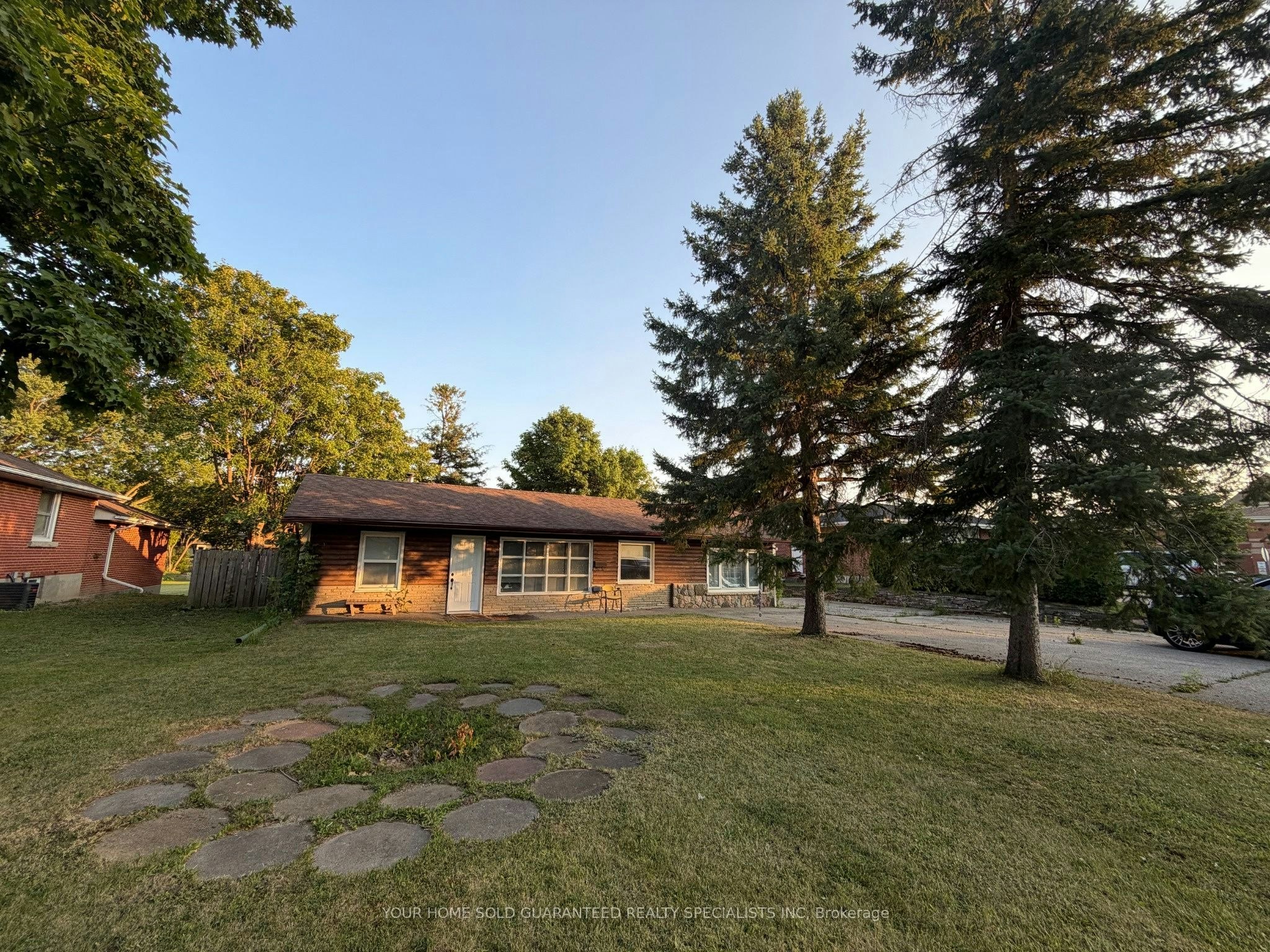 11 Railway Street, Vaughan, ON, L6A 1P6