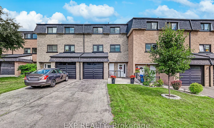 6 Poplar Crescent