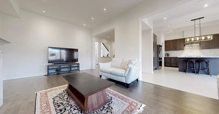 56 Charles White Court, East Gwillimbury, ON, L0G 1V0 - 4