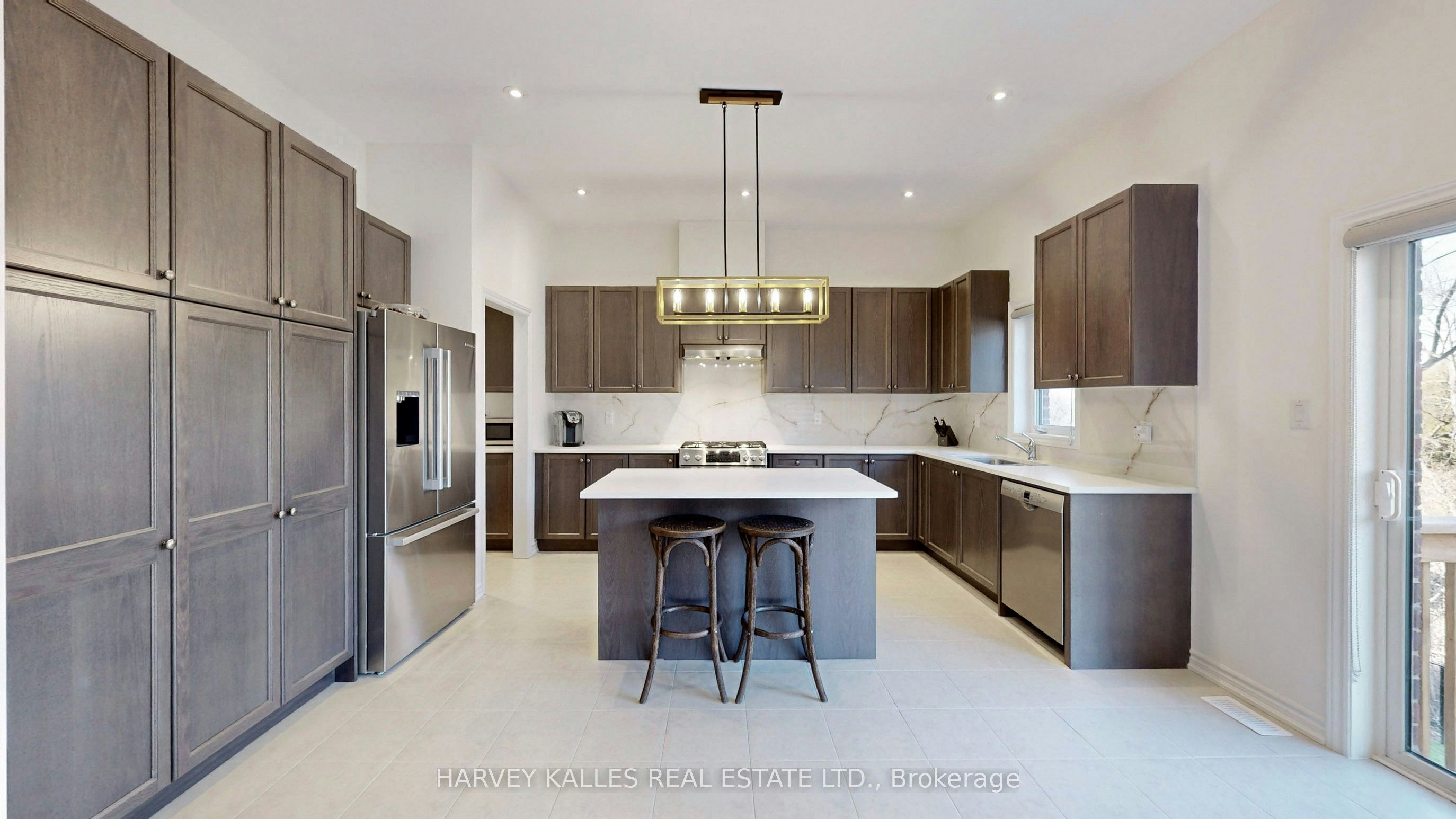 56 Charles White Court, East Gwillimbury, ON, L0G 1V0 - 6