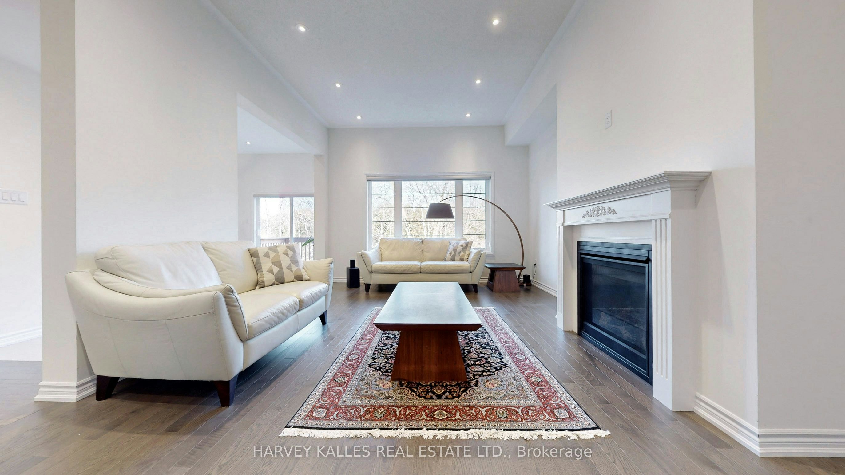 56 Charles White Court, East Gwillimbury, ON, L0G 1V0 - 2