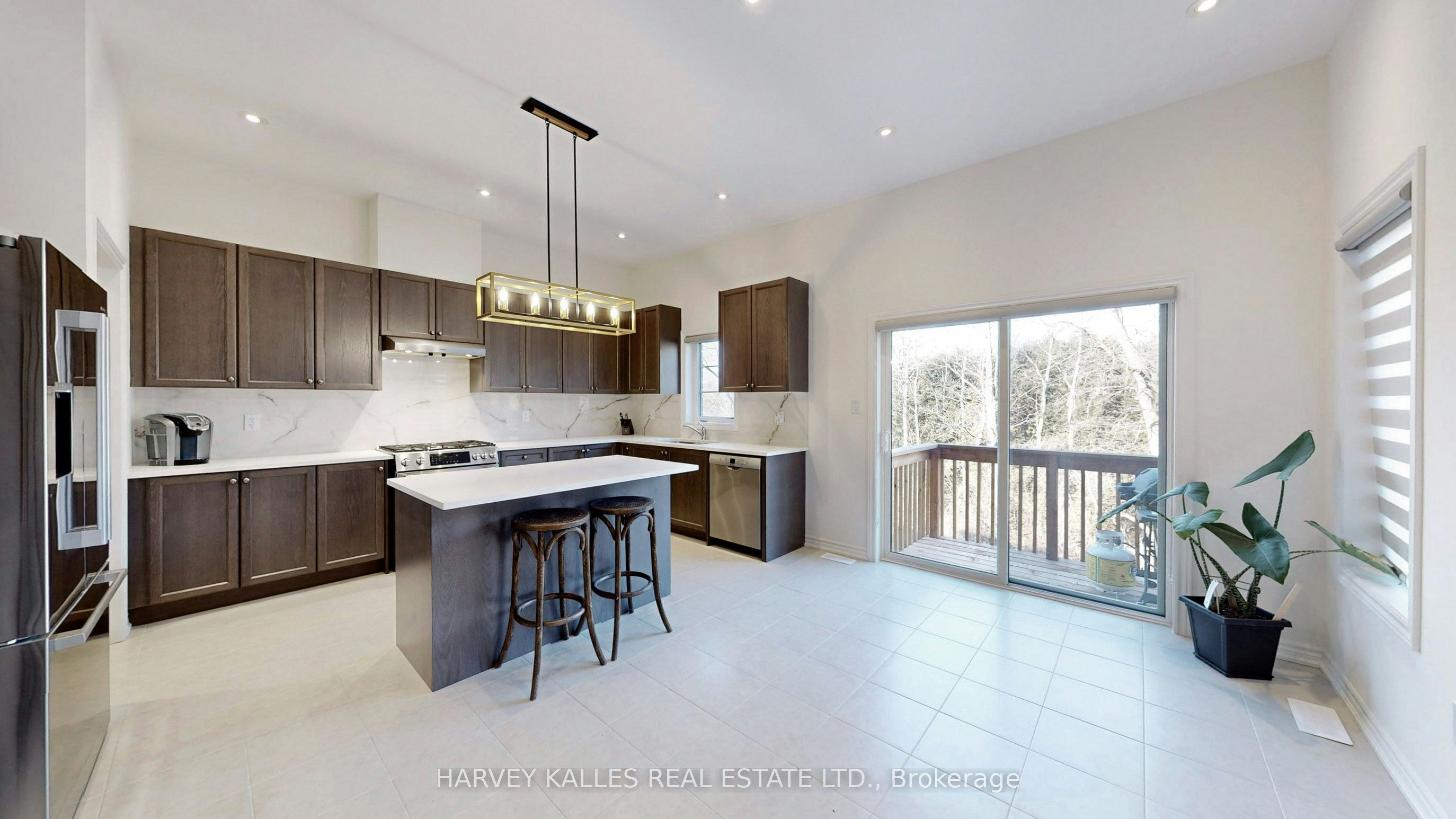 56 Charles White Court, East Gwillimbury, ON, L0G 1V0 - 7