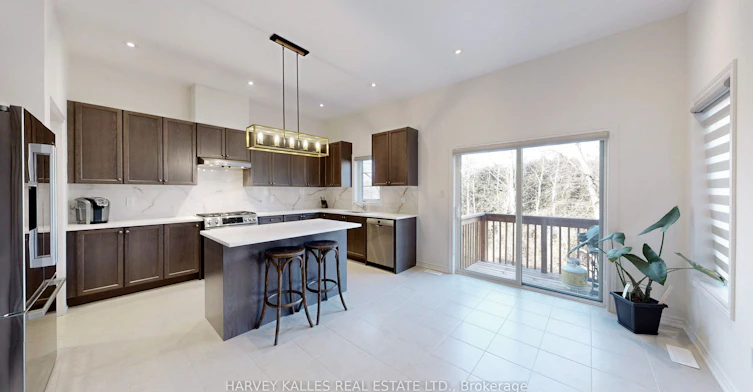56 Charles White Court, East Gwillimbury, ON, L0G 1V0 - 7