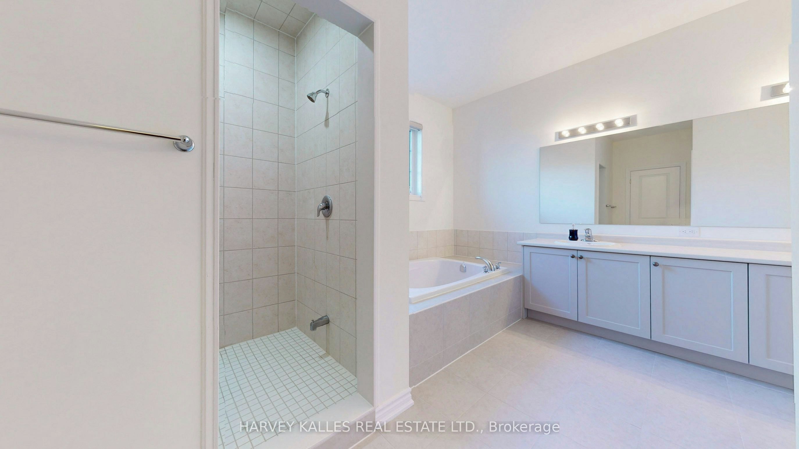 56 Charles White Court, East Gwillimbury, ON, L0G 1V0 - 14