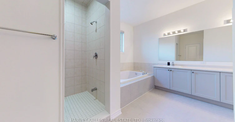 56 Charles White Court, East Gwillimbury, ON, L0G 1V0 - 14
