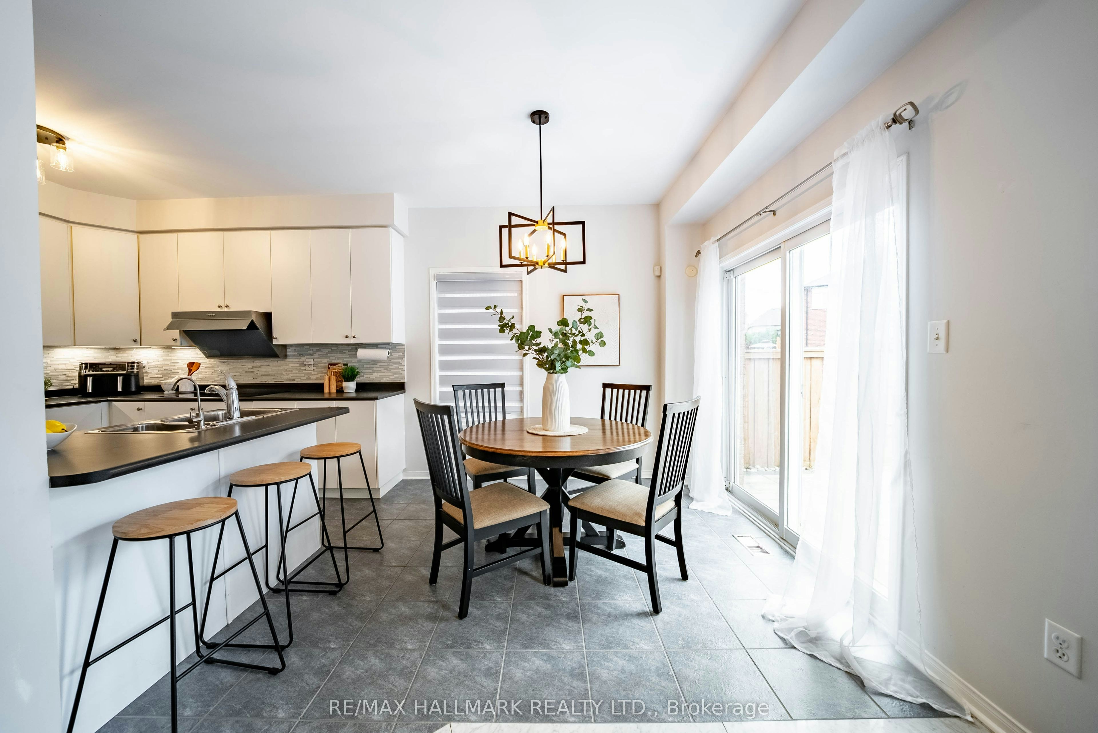 406 Reeves Way Boulevard, Whitchurch-Stouffville, ON, L4A 0H3 - 16
