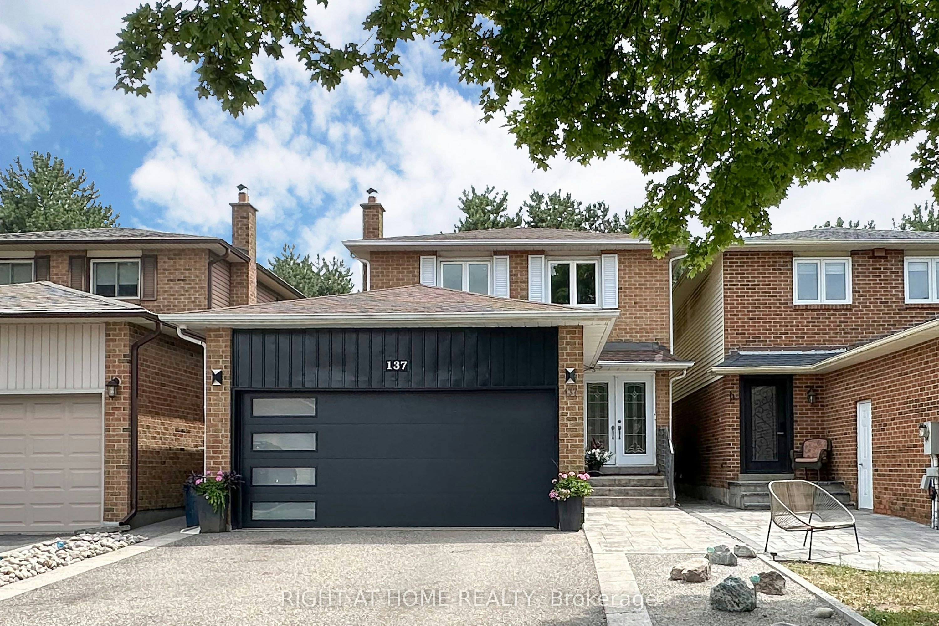 137 Joanna Crescent, Vaughan, ON, L4J 5G3