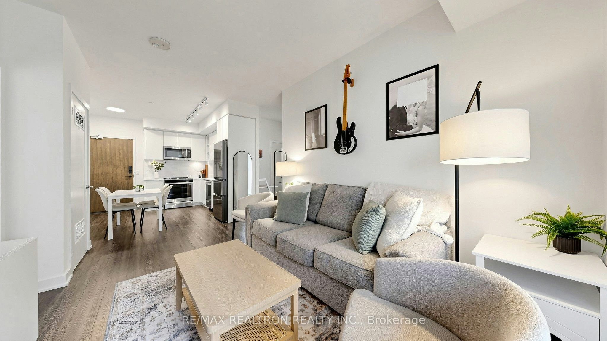 216-100 Eagle Rock Way, Vaughan, ON, L6A 5B9