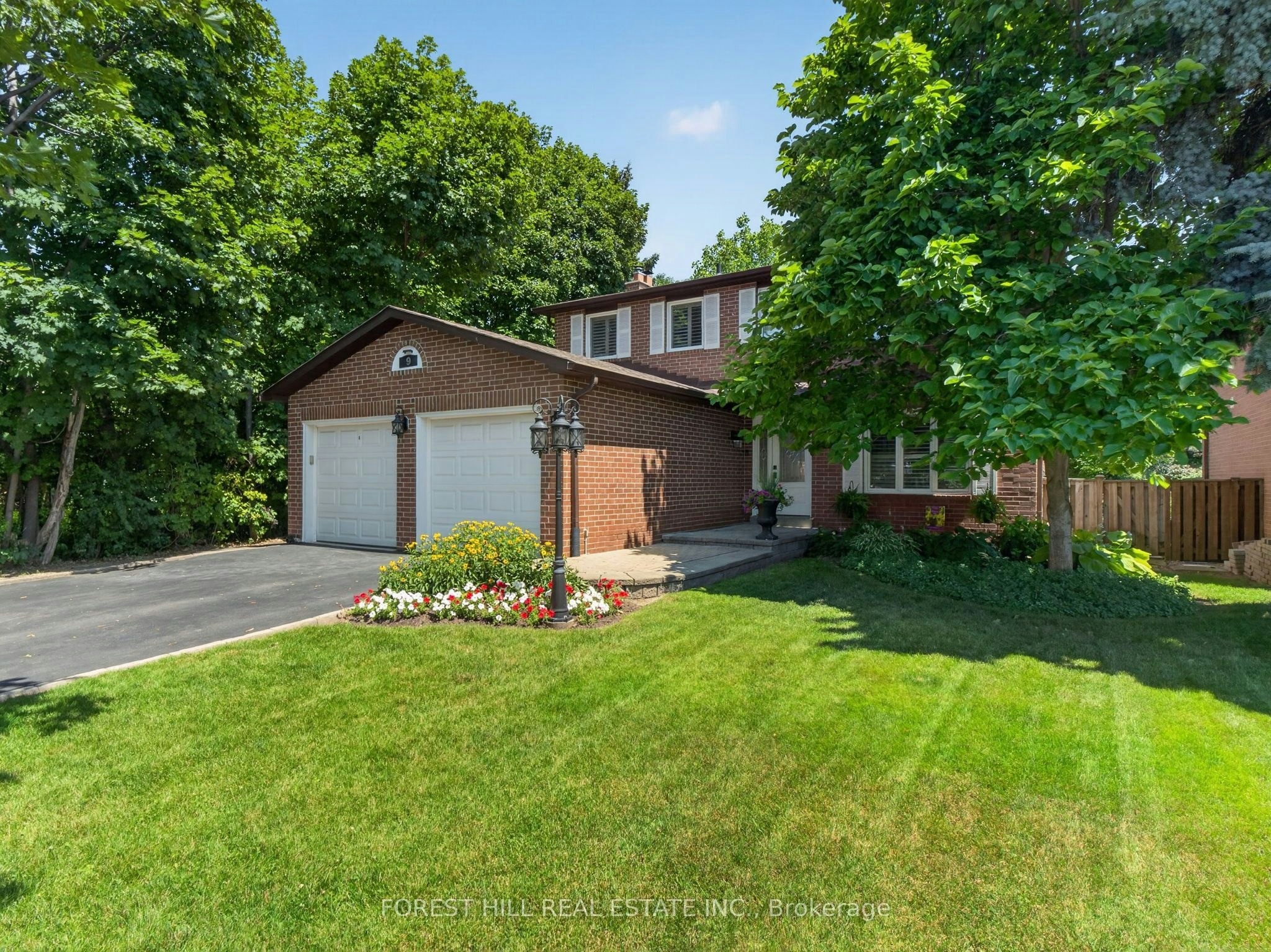 9 Tomlin Crescent, Richmond Hill, ON, L4C 7T4