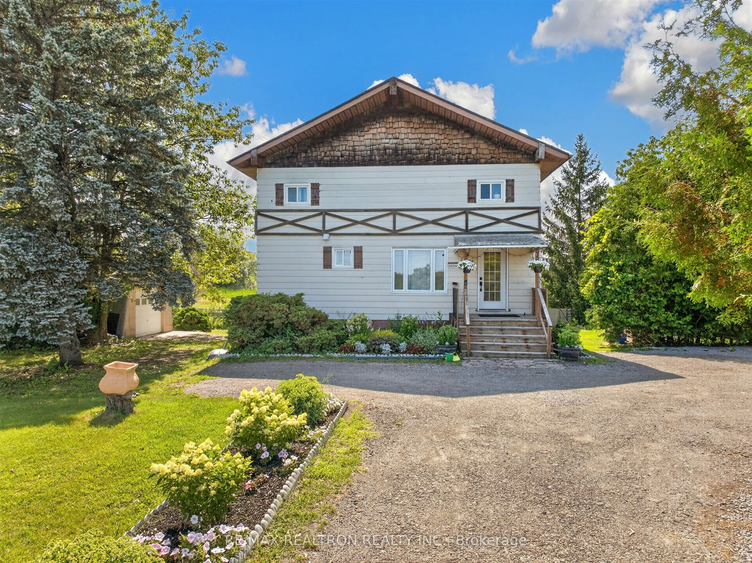 20368 Woodbine Avenue, East Gwillimbury, ON, L0G 1R0