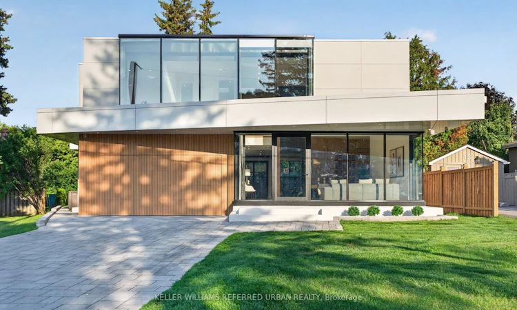 11 Knowles Crescent