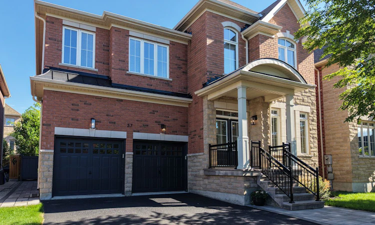 37 Heron Hollow Avenue