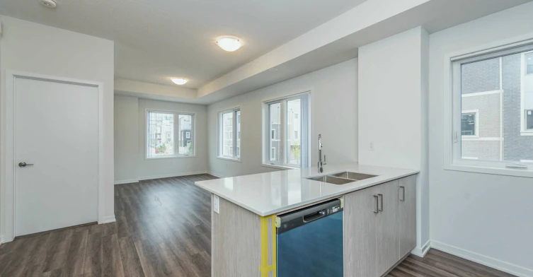 292-140 Honeycrisp Crescent, Vaughan, ON, L4K 0N7 - 6