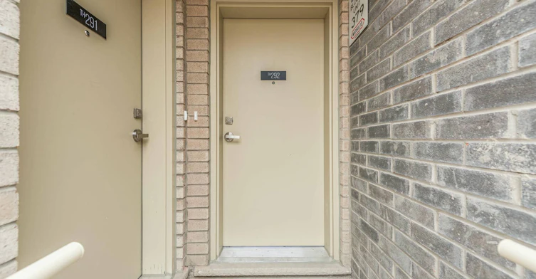 292-140 Honeycrisp Crescent, Vaughan, ON, L4K 0N7 - 2