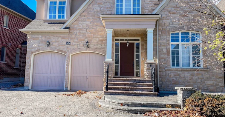 28 Stollery Pond Crescent, Markham, ON, L6C 0V1