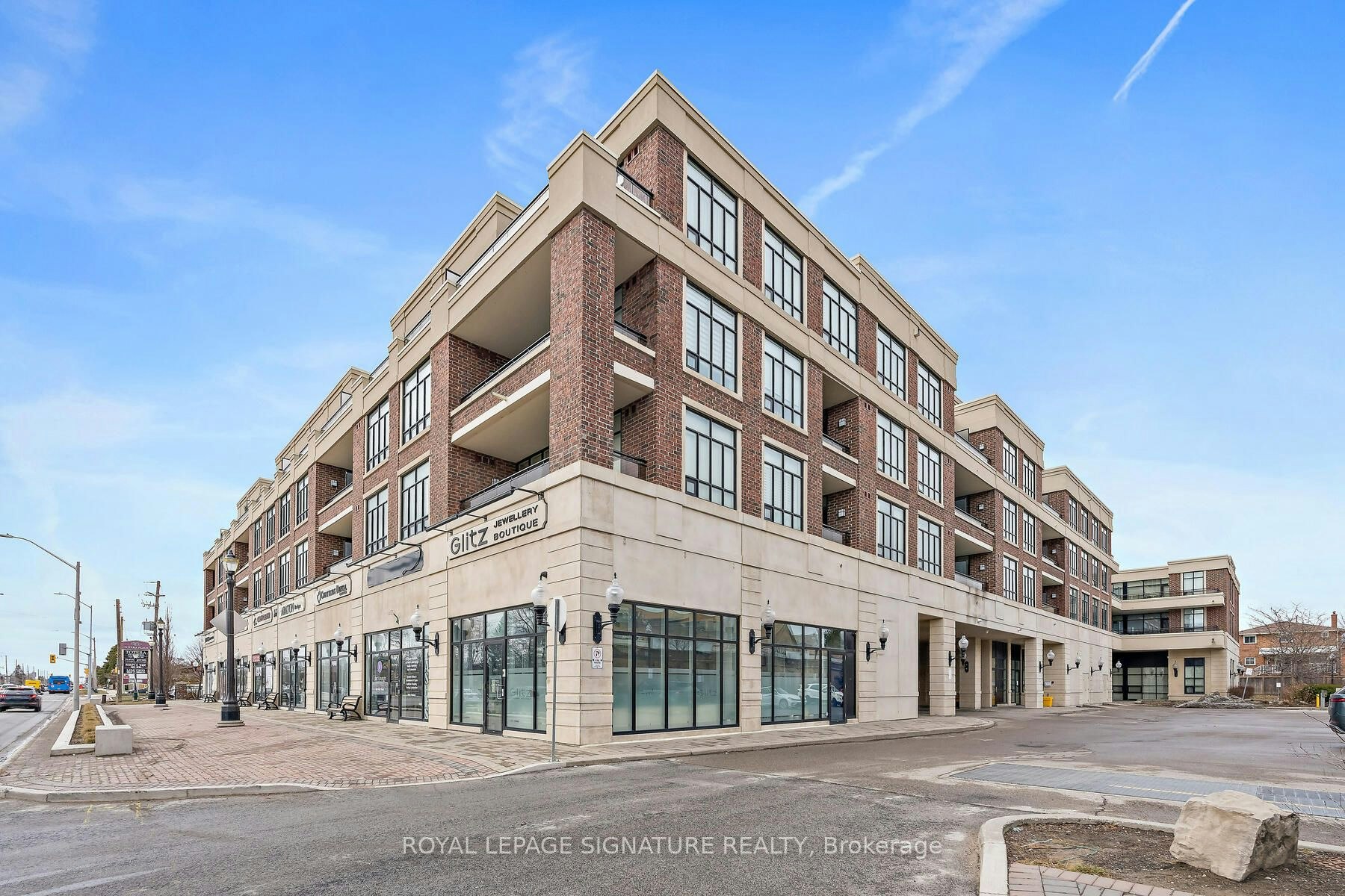 220-2396 Major Mackenzie Drive W, Vaughan, ON, L6A 4Y1