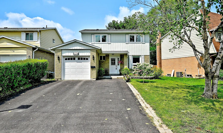 174 Currey Crescent
