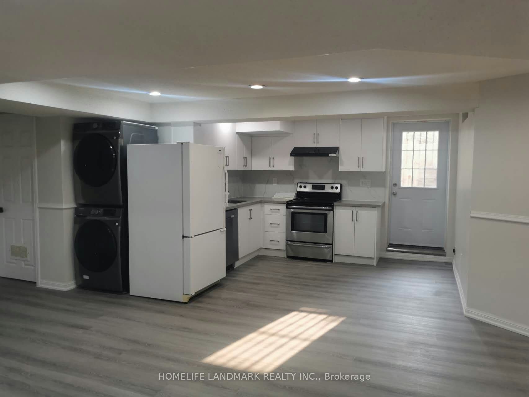 2 Maxwell Ct Court, Vaughan, ON, L4J 6Y3 - 4