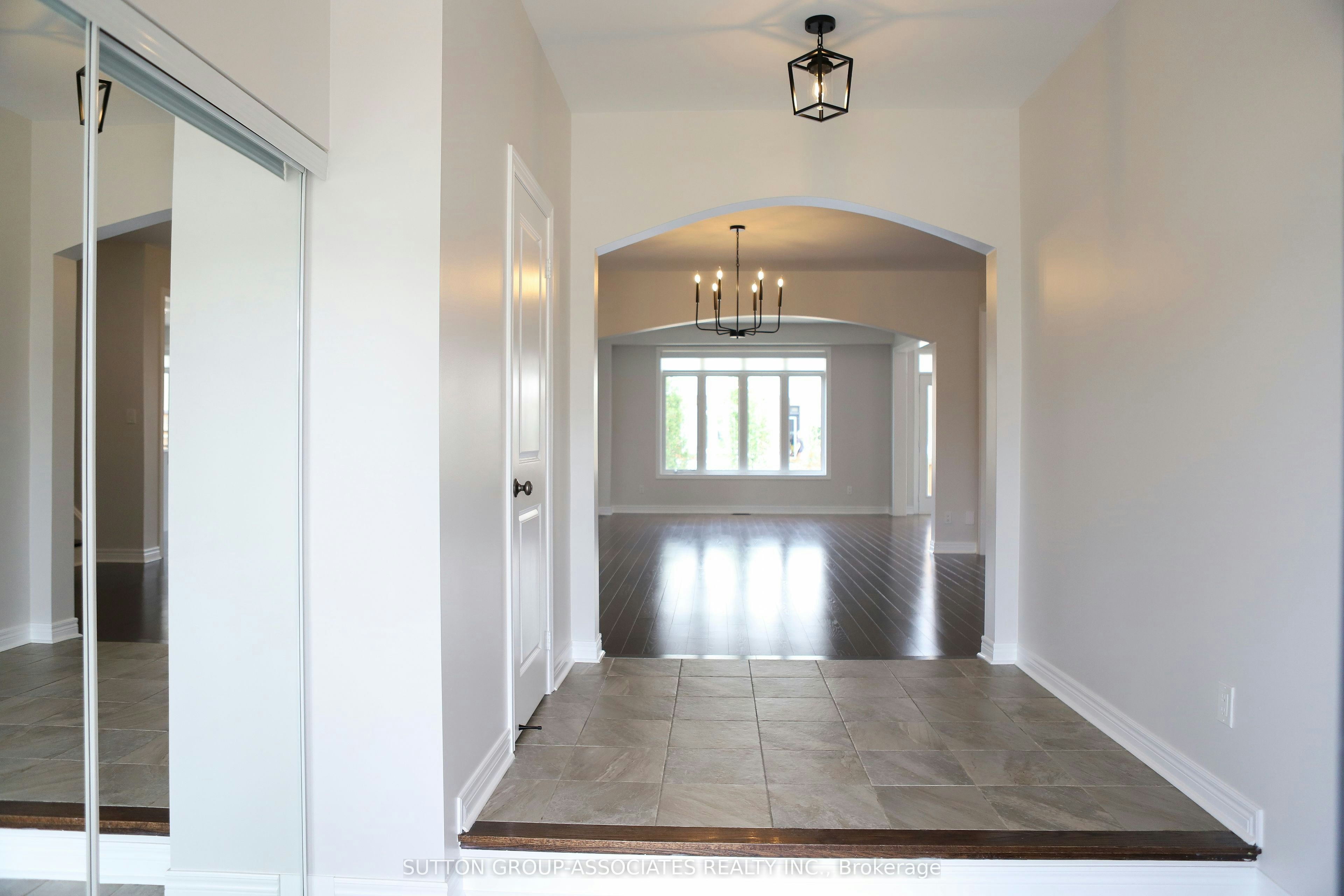 72 Treetops Boulevard, New Tecumseth, ON, L9R 0L9 - 2