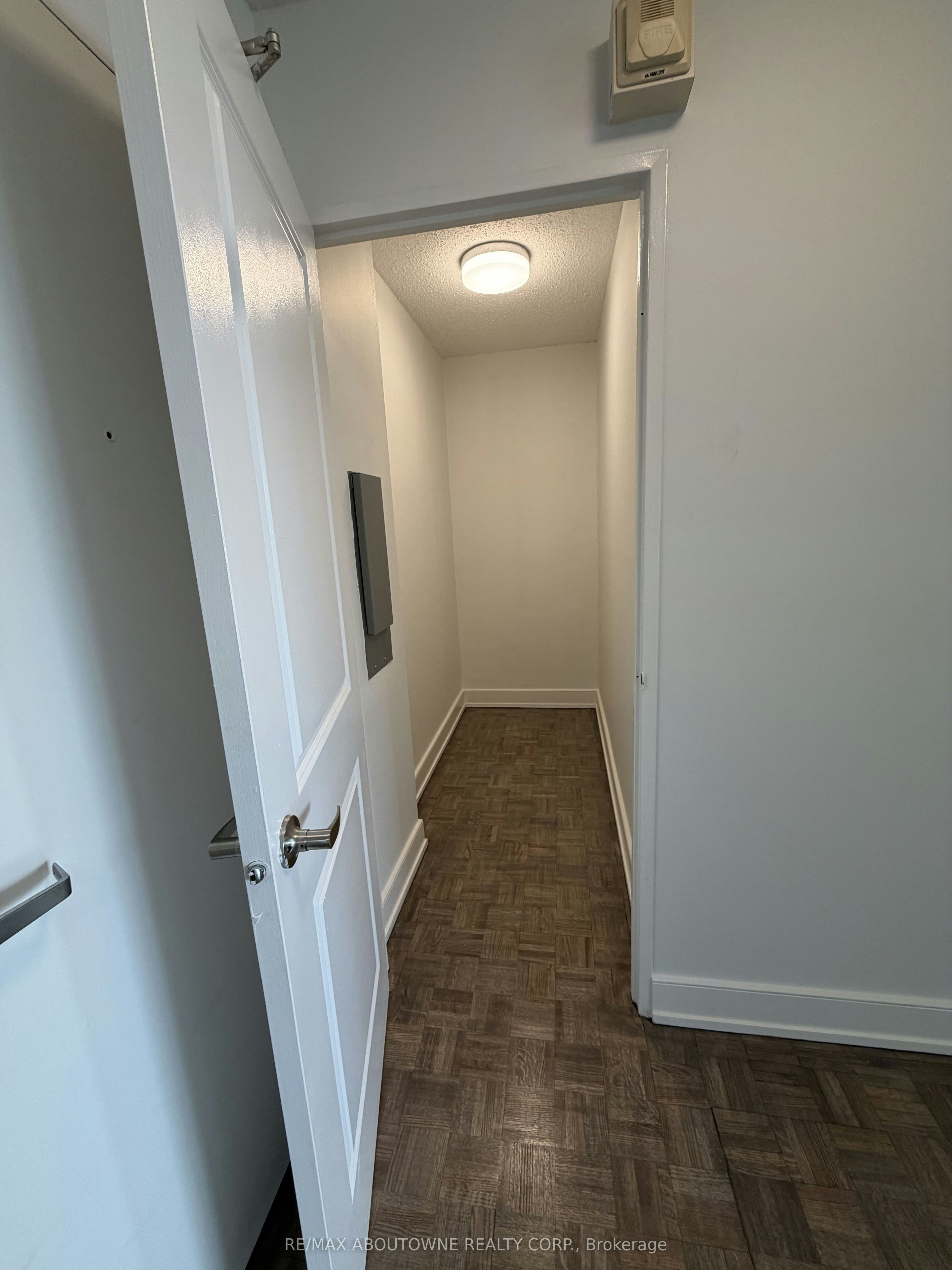 606-147 Wellington Street W, Aurora, ON, L4G 2N9 - 5