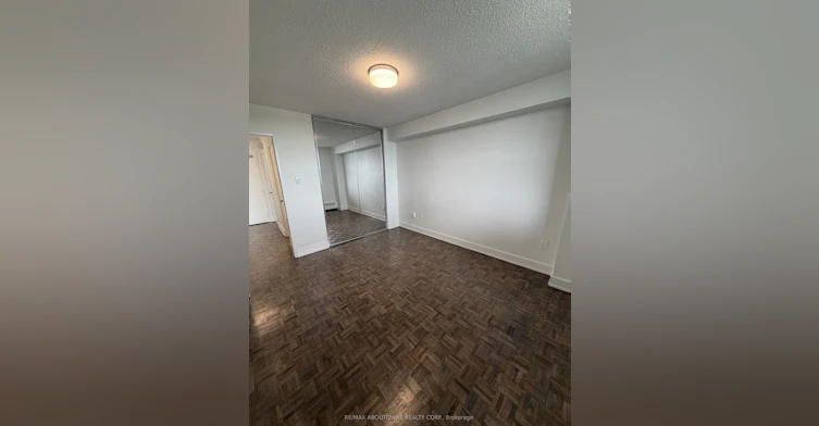 606-147 Wellington Street W, Aurora, ON, L4G 2N9 - 9