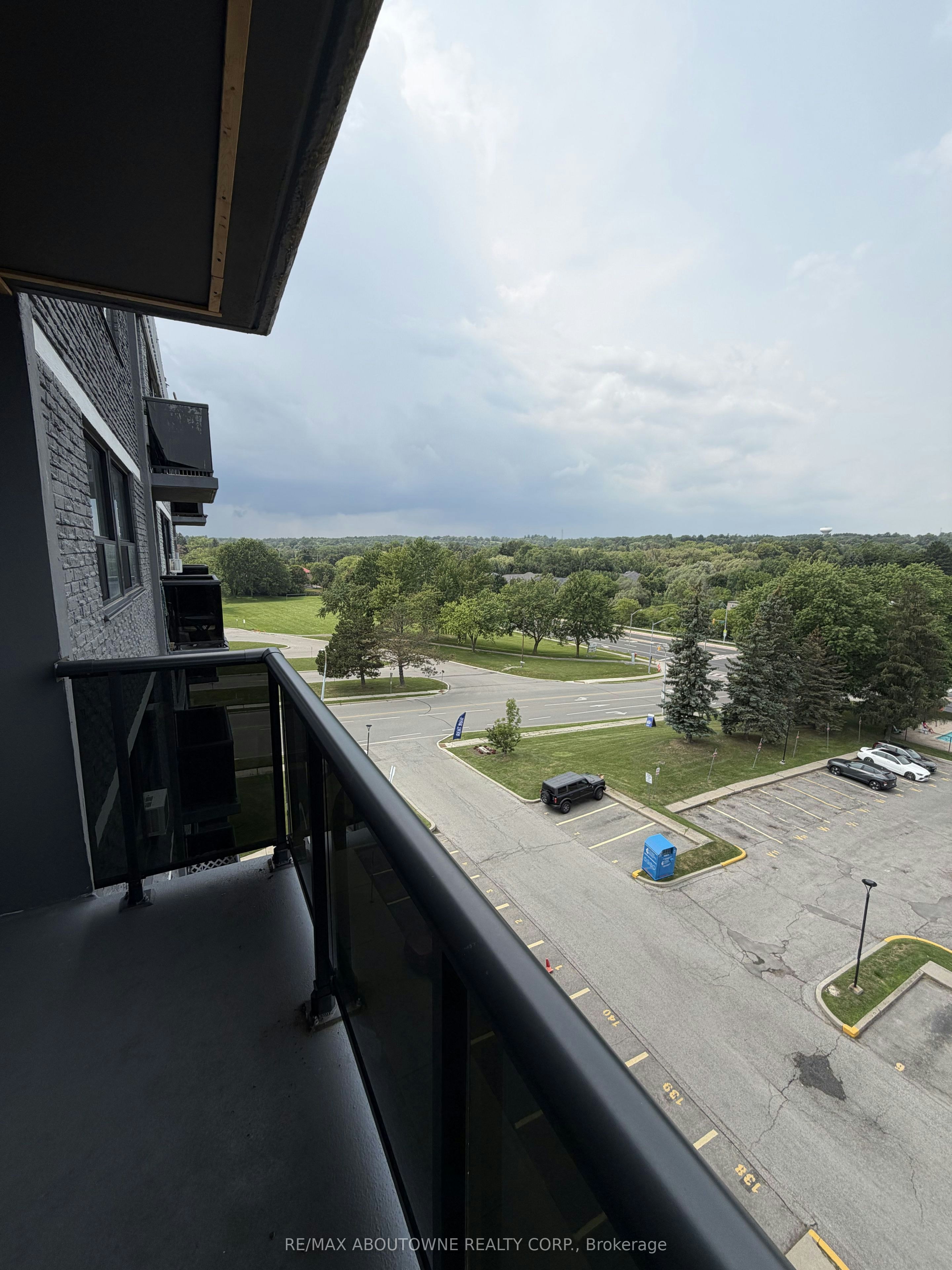 606-147 Wellington Street W, Aurora, ON, L4G 2N9 - 11