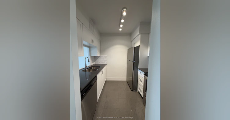 606-147 Wellington Street W, Aurora, ON, L4G 2N9 - 7