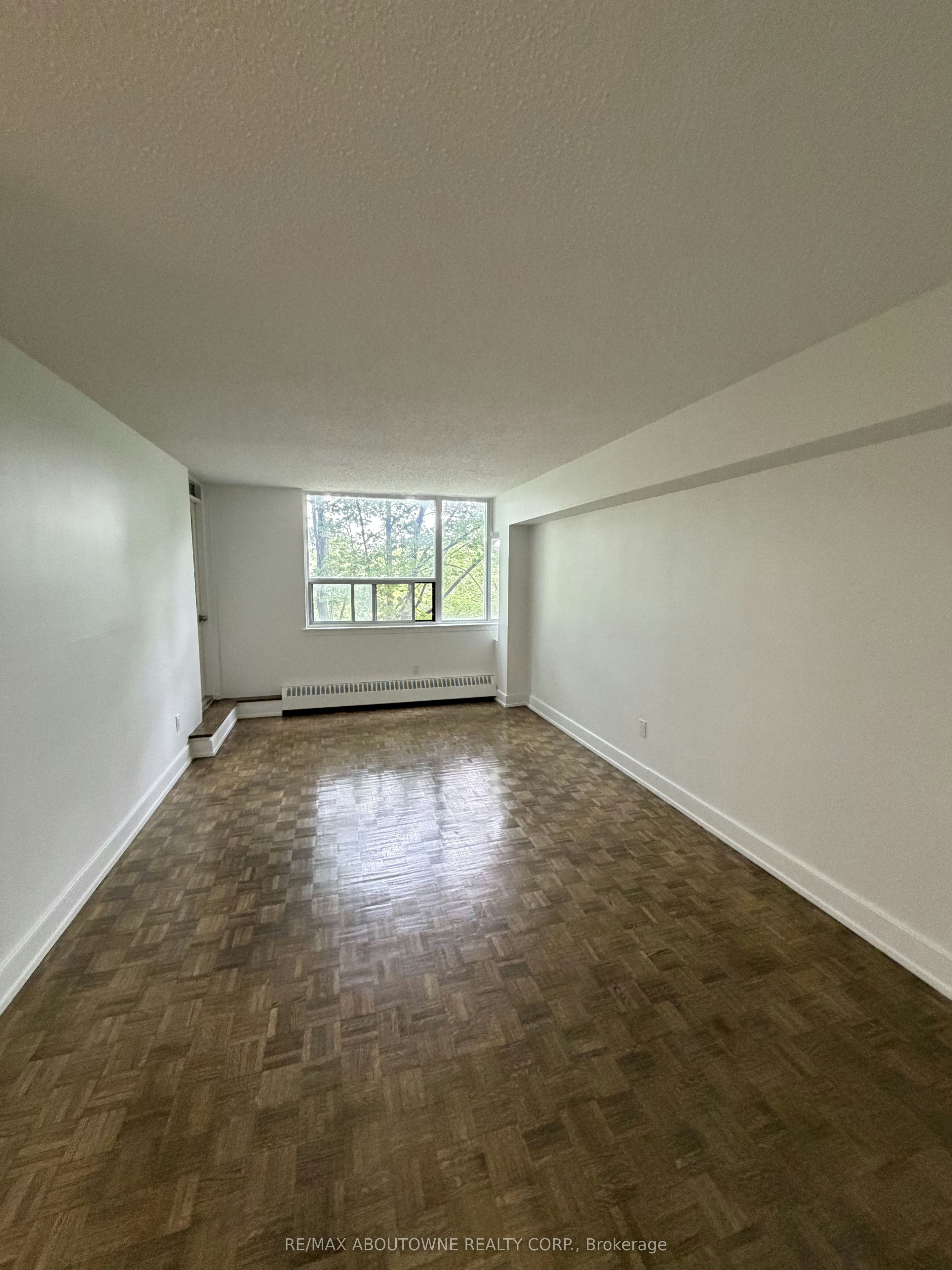 306-145 Wellington Street W, Aurora, ON, L4G 2N9 - 4