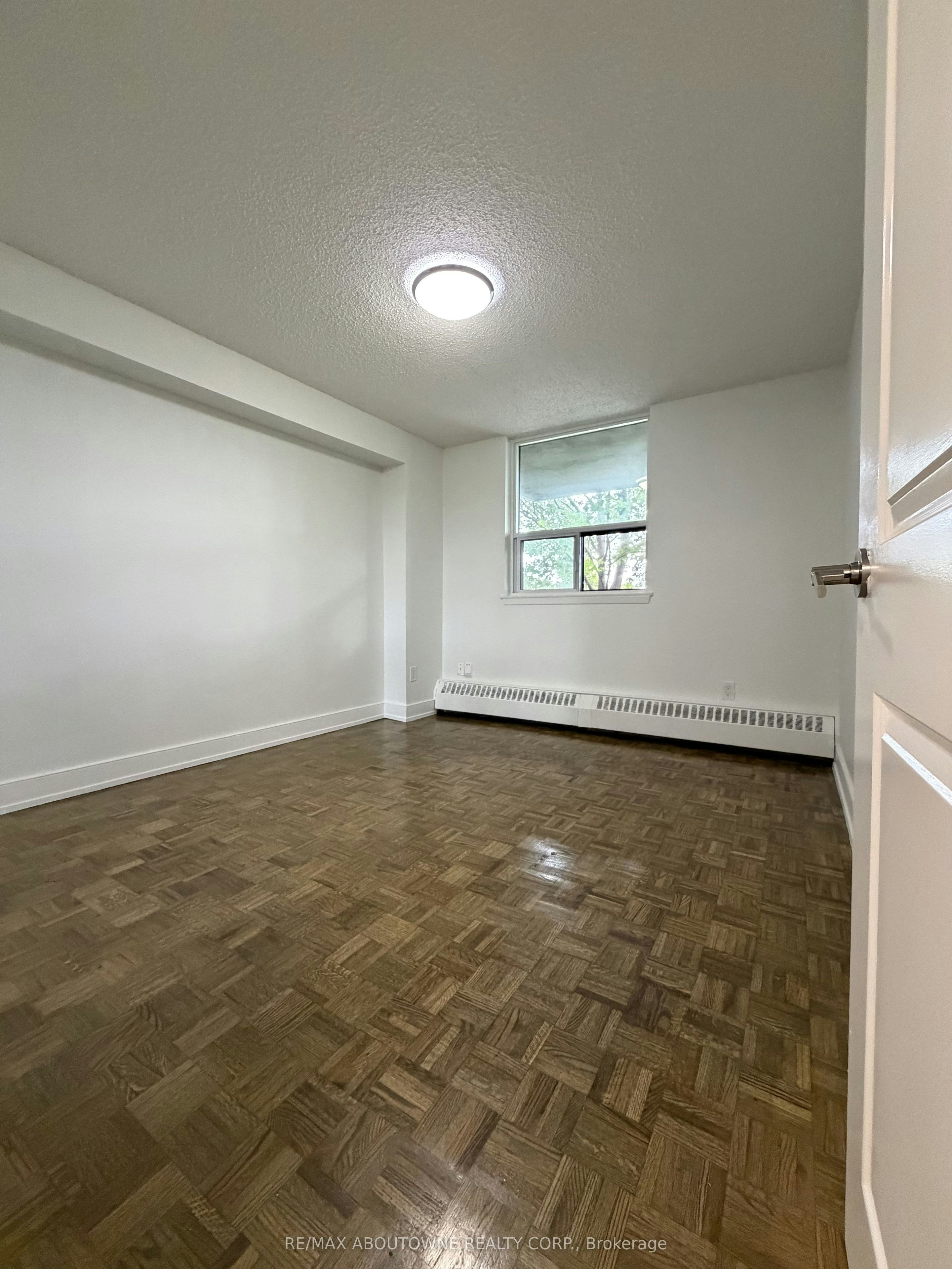 306-145 Wellington Street W, Aurora, ON, L4G 2N9 - 10