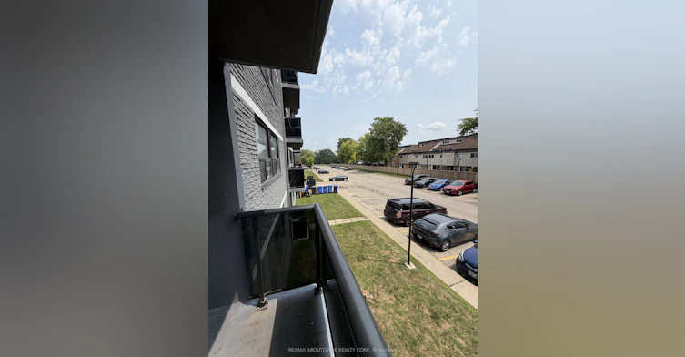 202-147 Wellington Street W, Aurora, ON, L4G 2N9 - 21