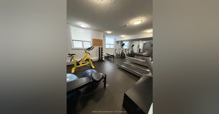 202-147 Wellington Street W, Aurora, ON, L4G 2N9 - 24