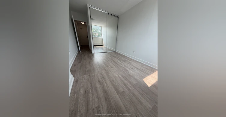 202-147 Wellington Street W, Aurora, ON, L4G 2N9 - 20