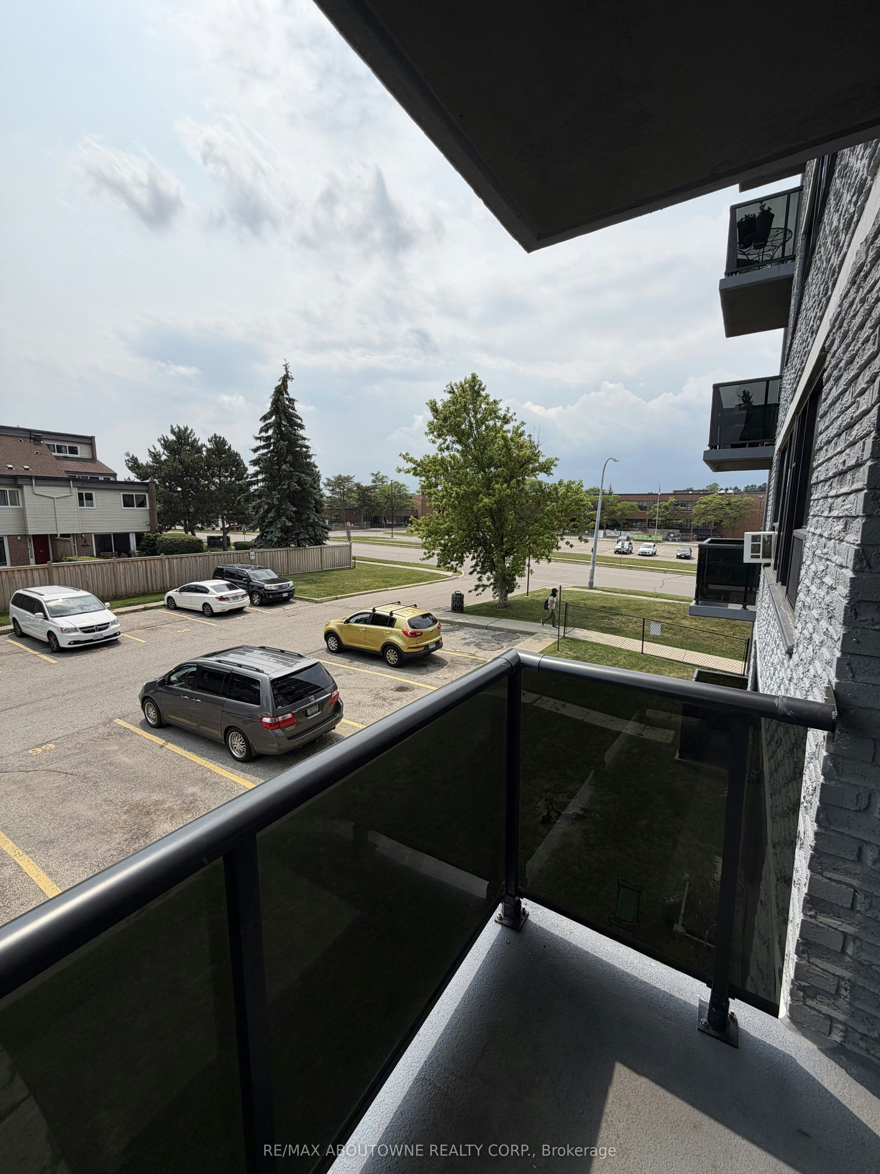 202-147 Wellington Street W, Aurora, ON, L4G 2N9 - 22