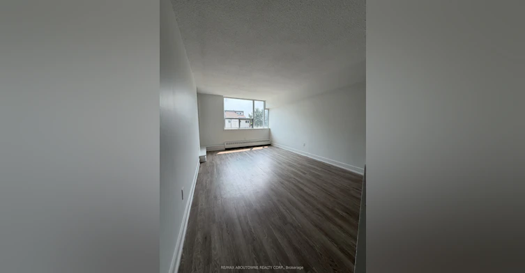 202-147 Wellington Street W, Aurora, ON, L4G 2N9 - 3