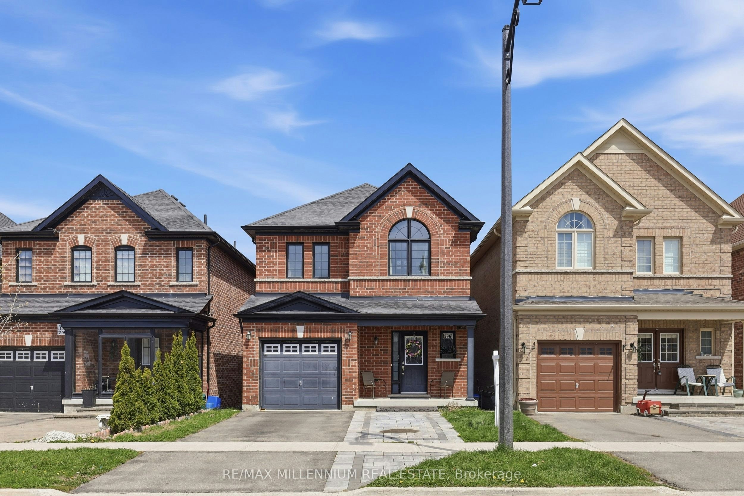 296 Miller Park Avenue, Bradford West Gwillimbury, ON, L3Z 0Y1
