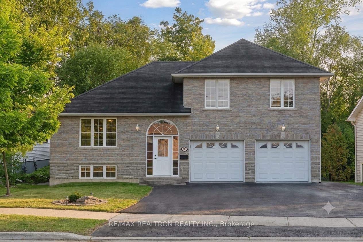 121 Riverglen Drive, Georgina, ON, L4P 2R3