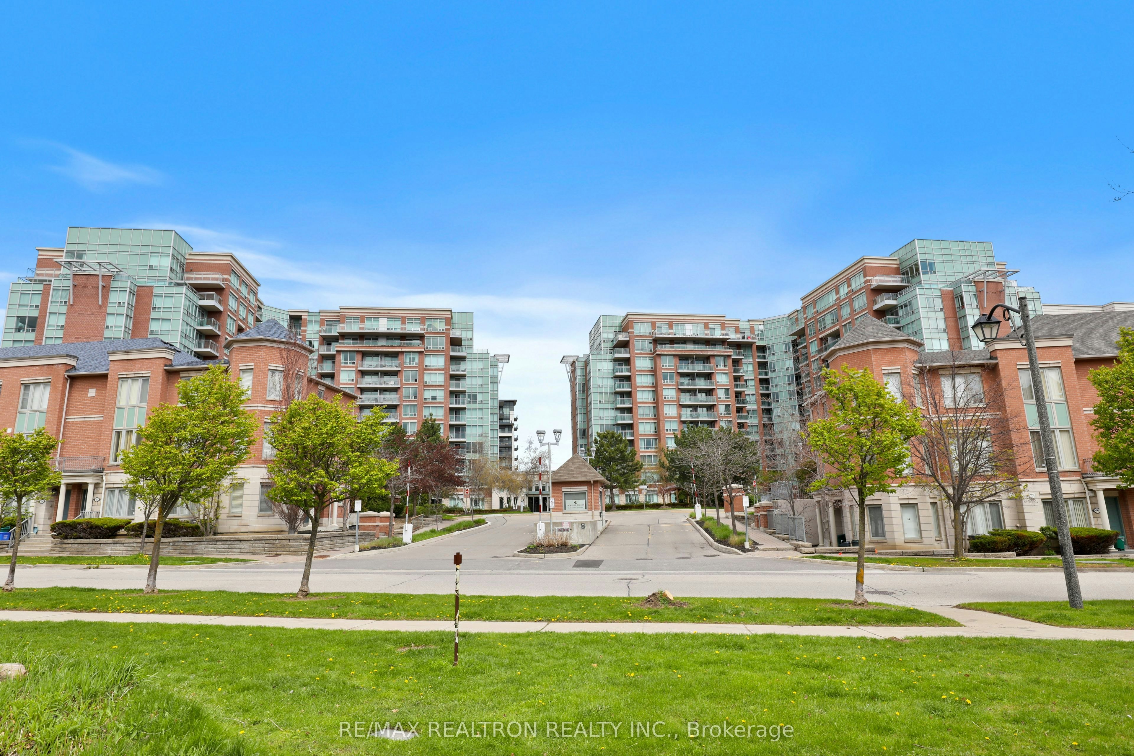 112-48 Suncrest Boulevard, Markham, ON, L3T 7Y5