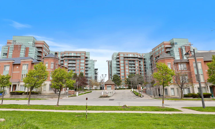 112-48 Suncrest Boulevard
