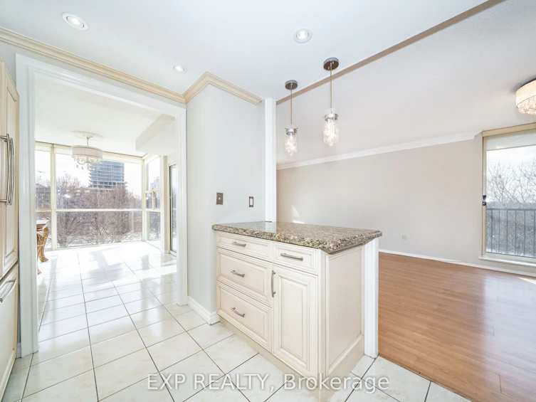 404-30 Harding Boulevard W, Richmond Hill, ON, L4C 9M3 - 13