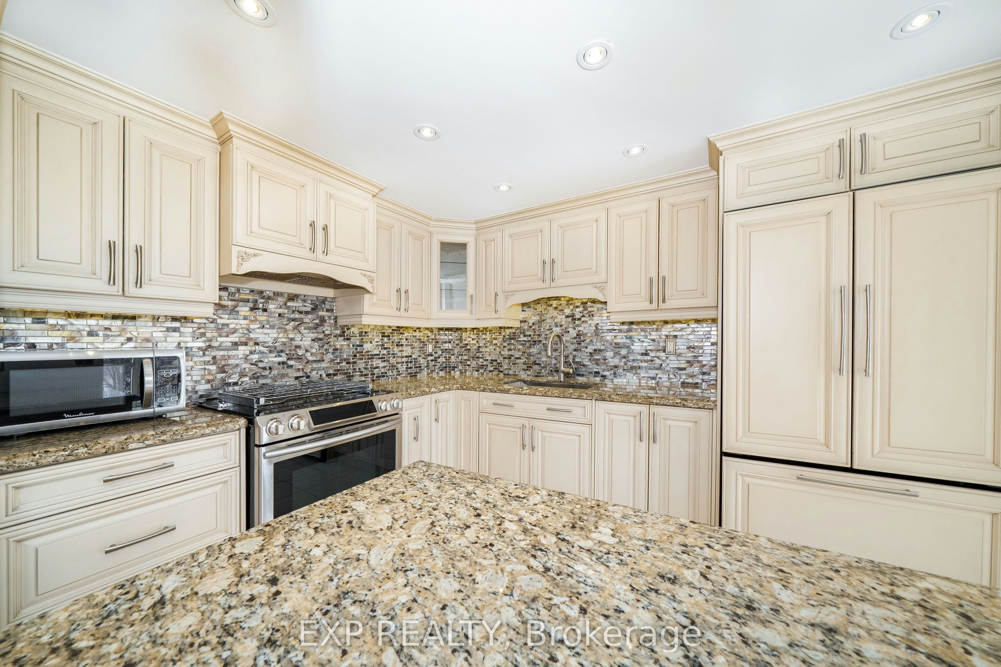 404-30 Harding Boulevard W, Richmond Hill, ON, L4C 9M3 - 18
